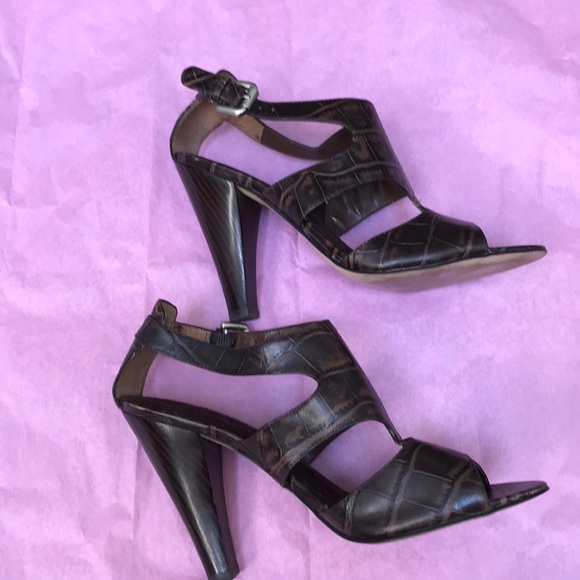 High Heels - Picture 4 of 8